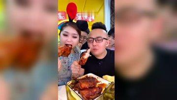 娱乐吃瓜酱红领巾